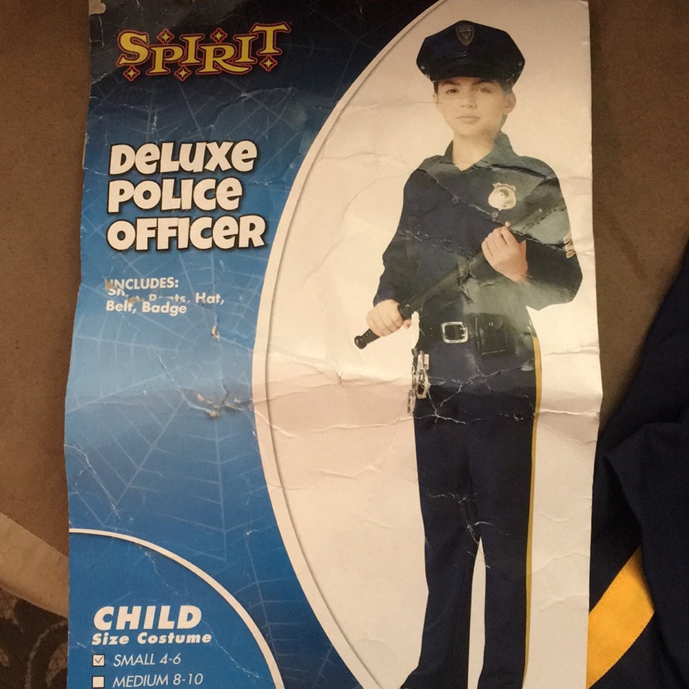 Boys size small 4-6 police officer costume